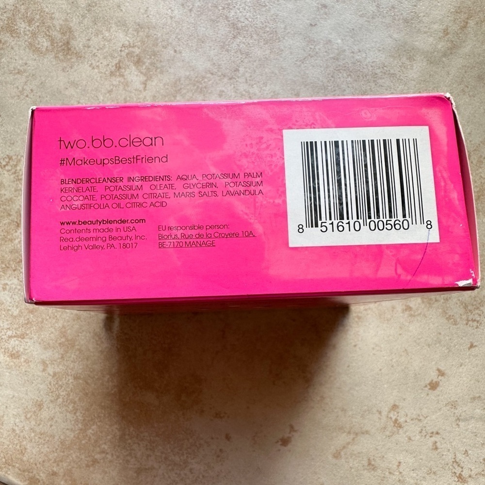 Beautyblender Sponge‎ and Cleaner Set - Picture 2 of 3